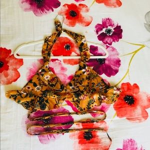 floral triangle top